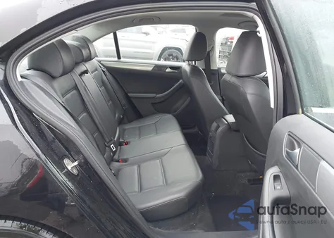 2017 Volkswagen Jetta 1.4T Se z USA, uszkodzony, nr VIN 3VWDB7AJ5HM293993